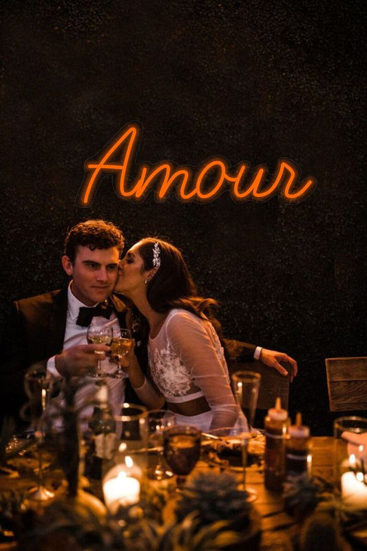 Néon “amour” – Location mariage Landes