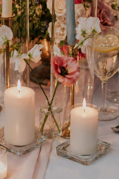 Table avec bougie et sous verre pour bougies