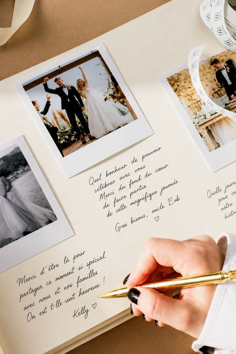 Messages sur livre d'or avec photo instantannées