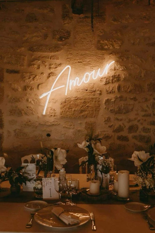 Néon “amour” – Location mariage Landes