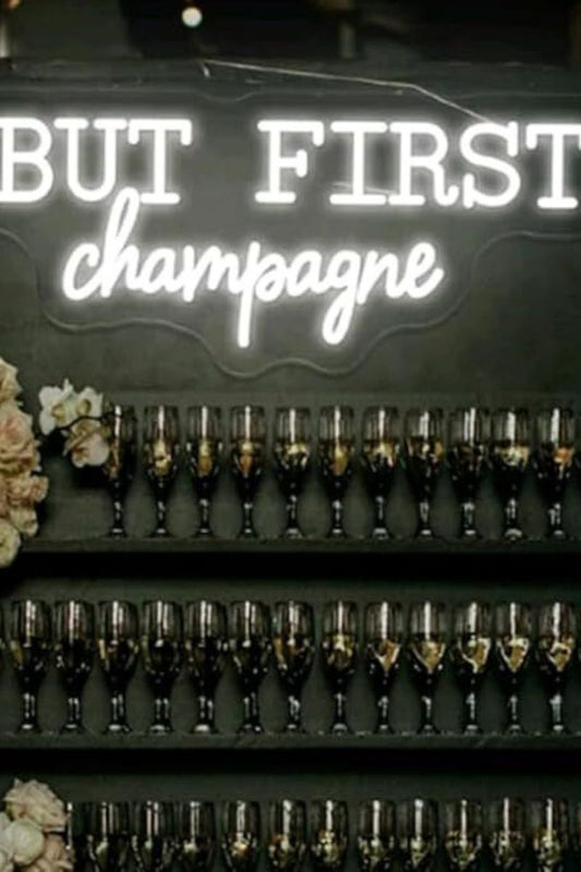 Néon "but first champagne" - location mariage