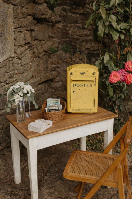 Petite table en bois