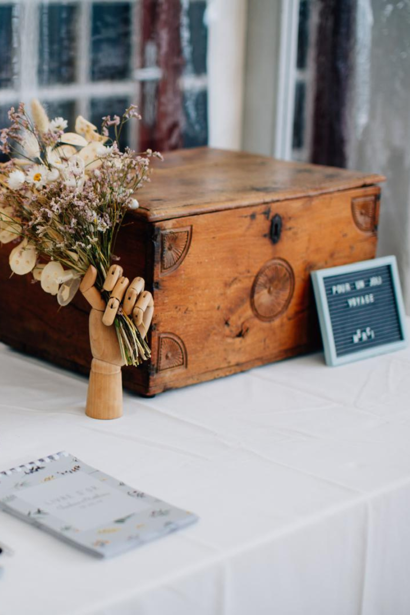 Urne en bois pour les mariages